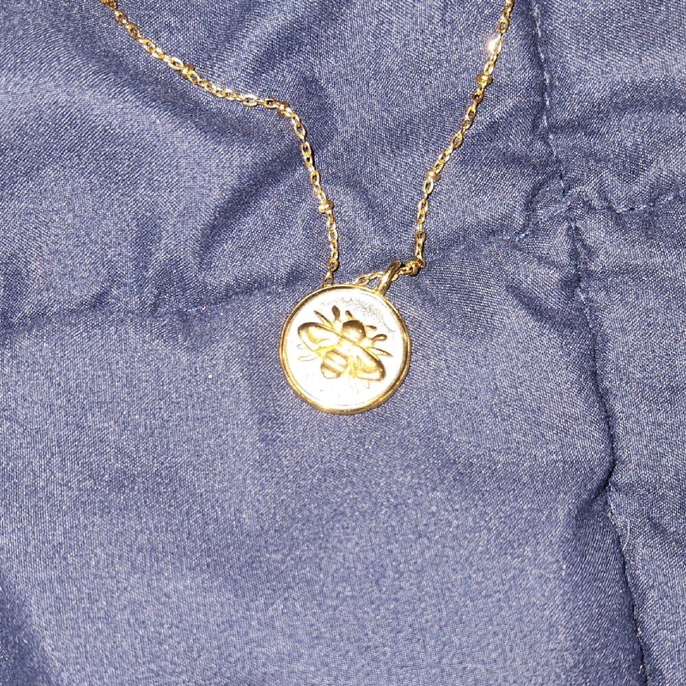 Gold Pendant Necklace